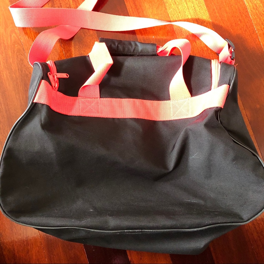 ❤️SOLD❤️Adidas Gym Bag - Neon Pink & Black - Picture 2 of 10